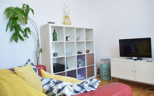 2 Bedroom Victorian Maisonette in Brixton