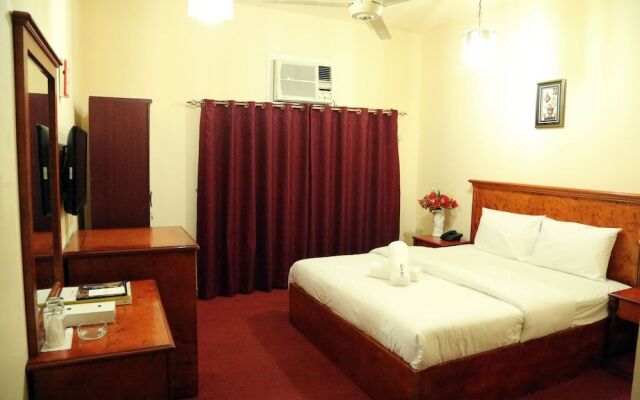 Dana Hotel