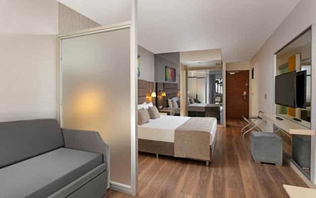 Seven Seas Hotel Blue