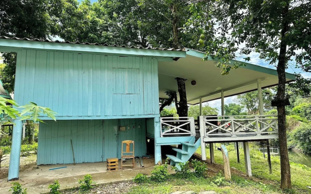 Inthawa Resort (Feuang, Laos)