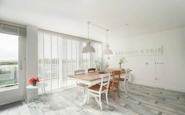 Beachside Apartment at Foot of Dunes