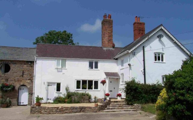 Broncoed Uchaf Country Guest House