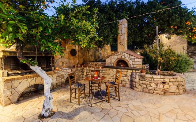 Petalidi Stone House With Garden Near the Beach
