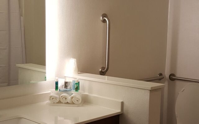 Holiday Inn Express & Suites Toledo West by IHG