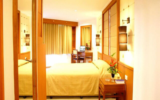 Royal Twins Palace Hotel
