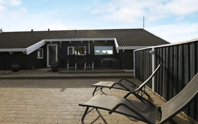 10 Person Holiday Home in Lokken-by Traum