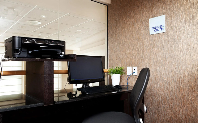 Holiday Inn Express & Suites Langley by IHG