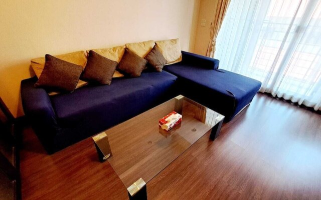 5C - 2 Bedroom Downtown Apartment With Shared Pool