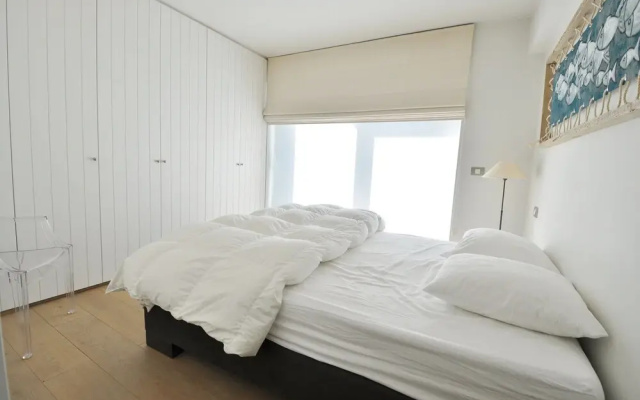 Apartment in Duinbergen by the Seafront