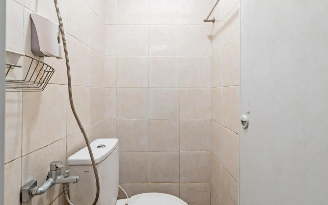 RedDoorz Plus near UPN Veteran Jakarta