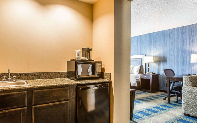 Comfort Inn & Suites Meriden East