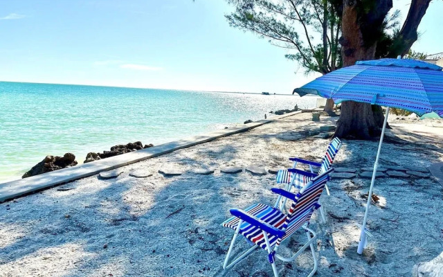 Dolphin Watch 3 Bedroom Home