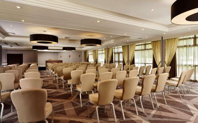 DoubleTree by Hilton London - Ealing Hotel