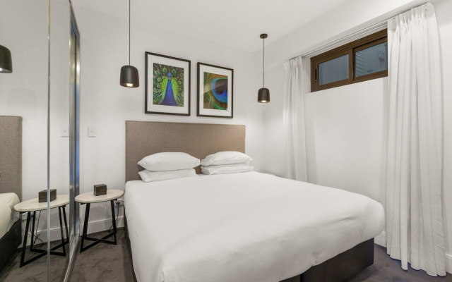 Modern 1-bed With Balcony in Surry Hills – Guest Rooms – Sydney