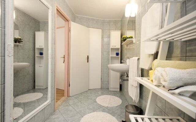 Apartmani Leo Marin