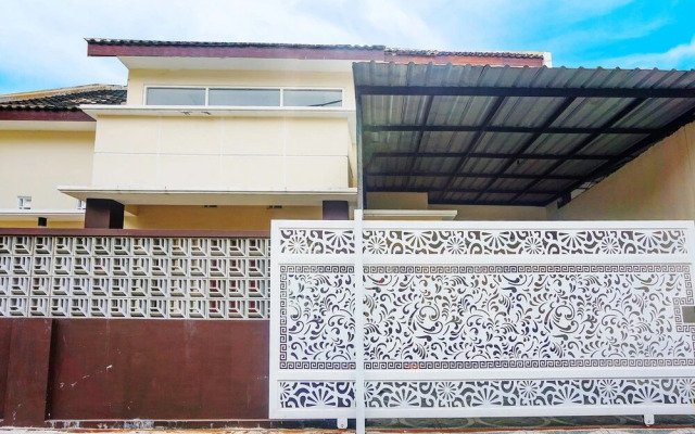 SPOT ON 91615 Arumba Guest House Syariah