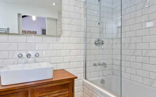 Long Stay Discounts- 1 Bed Bohemian Loft Style Apt