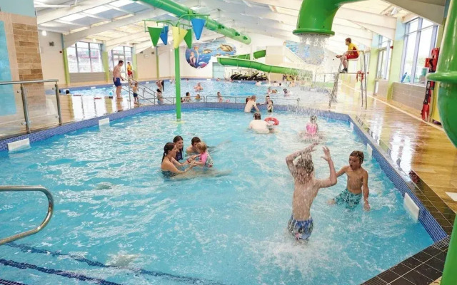 Mablethorpe Lakeside Caravan With Decking & Wi-fi!