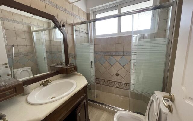 Cassiopeia - Glyfada Apartment