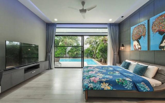 3BR Near Beach Tub & Pool Table V204