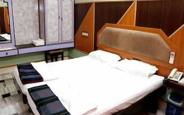 Iroomz Ashoka Comforts