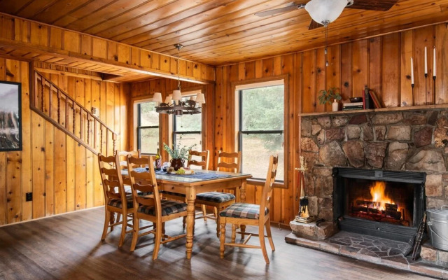 Cougar Rd - Cougar Lodge