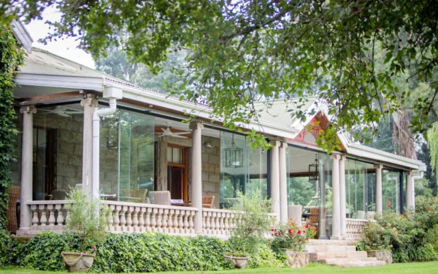 Hartford House