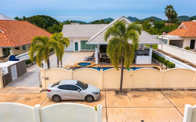 Private 3 Bedroom Pool Villa PP10