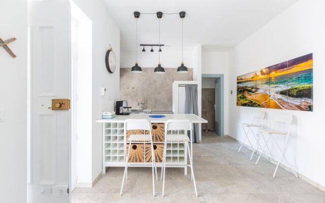 3553 Villa Cirenaica by Barbarhouse