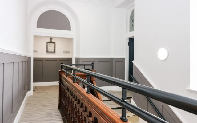 The Court Room at The Institute Executive Apartments