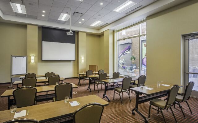 Hyatt Place Cleveland / Westlake / Crocker Park