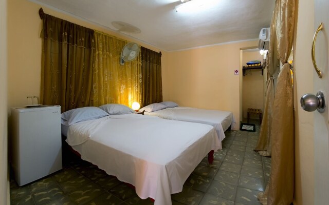 BlueRoom Cari y Famlia