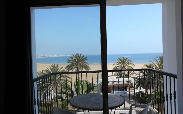 Spacious Apartment with amazing sea views T24316