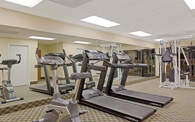 Days Inn & Suites by Wyndham Clermont