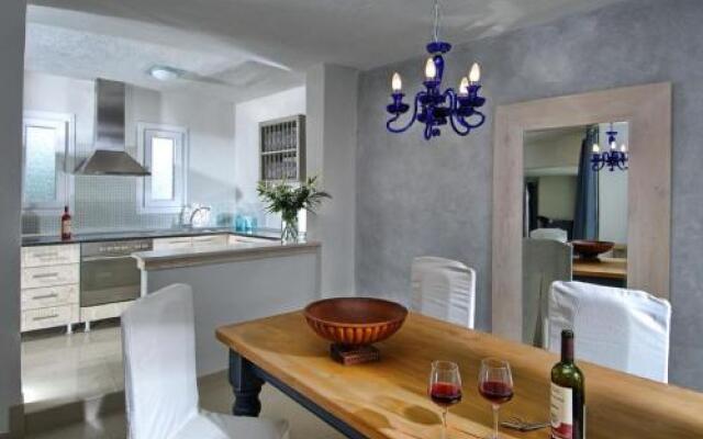 Villa A & H Villa