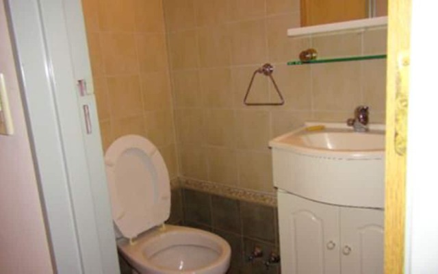 Sunny 2 Bedroom Apartment