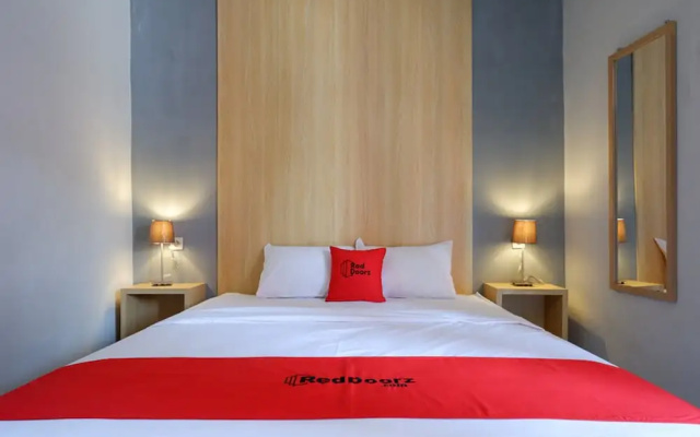 RedDoorz Syariah near Alun Alun Tegal