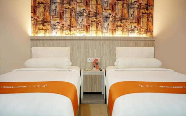 Front One Hotel Sragen