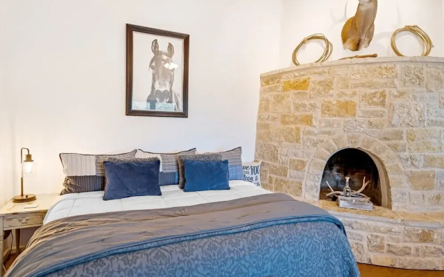 Stunning Ranch With Pool&hot-tub&hill Country Views