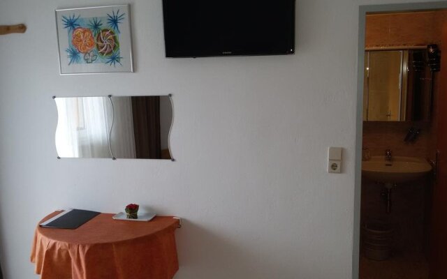 Gästehaus und Weinbau Zur Wiederkehr Strudler