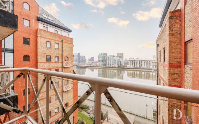 Beautiful 1 Bed on the River
