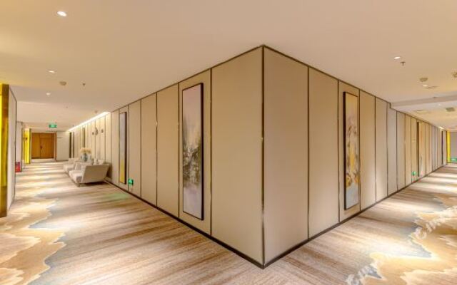 Yinhua Business Hotel (Zhuhai International Convention Center)