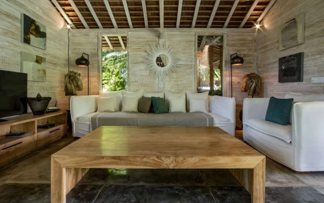 Luxury 4 Bedroom Villa With Private Pool, Bali Villa 2007