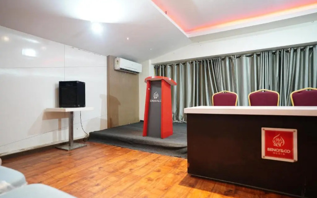 Emarald Hotel Calicut