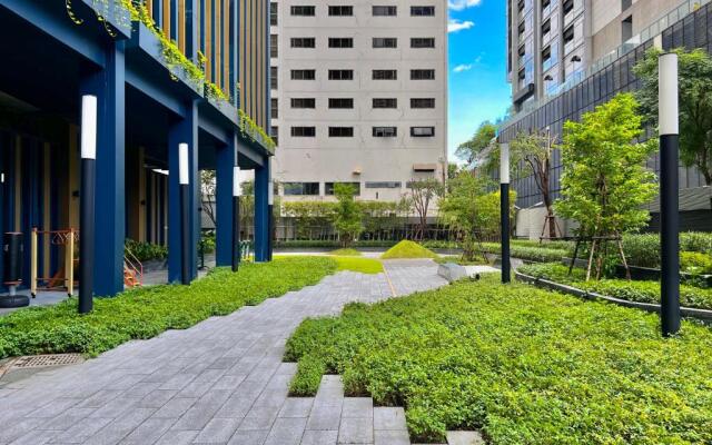 2bedroom condo in heart of Bangkok