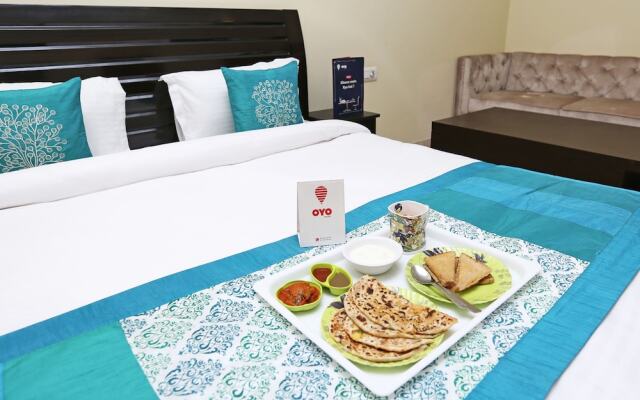 OYO 9072 Noida Dreamz