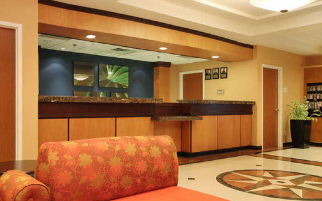 Fairfield Inn & Suites Woodbridge