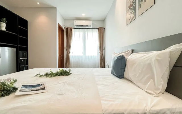 Neutral Cozy Stay Studio Apartment At Margonda Residence 1 – Guest Rooms – Depok