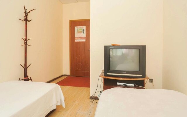 Qingdao Runzhisheng Hotel