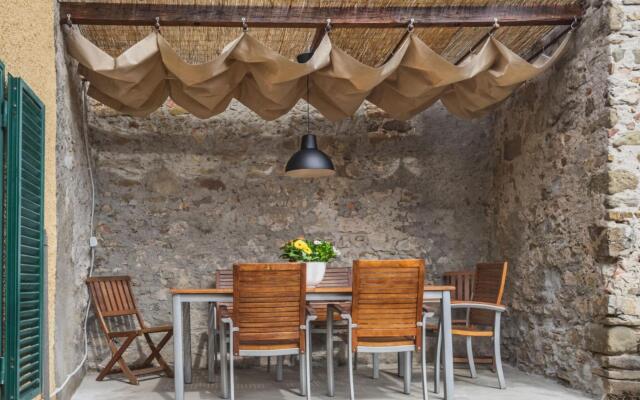 Cheerful holiday home in Poggio with private garden